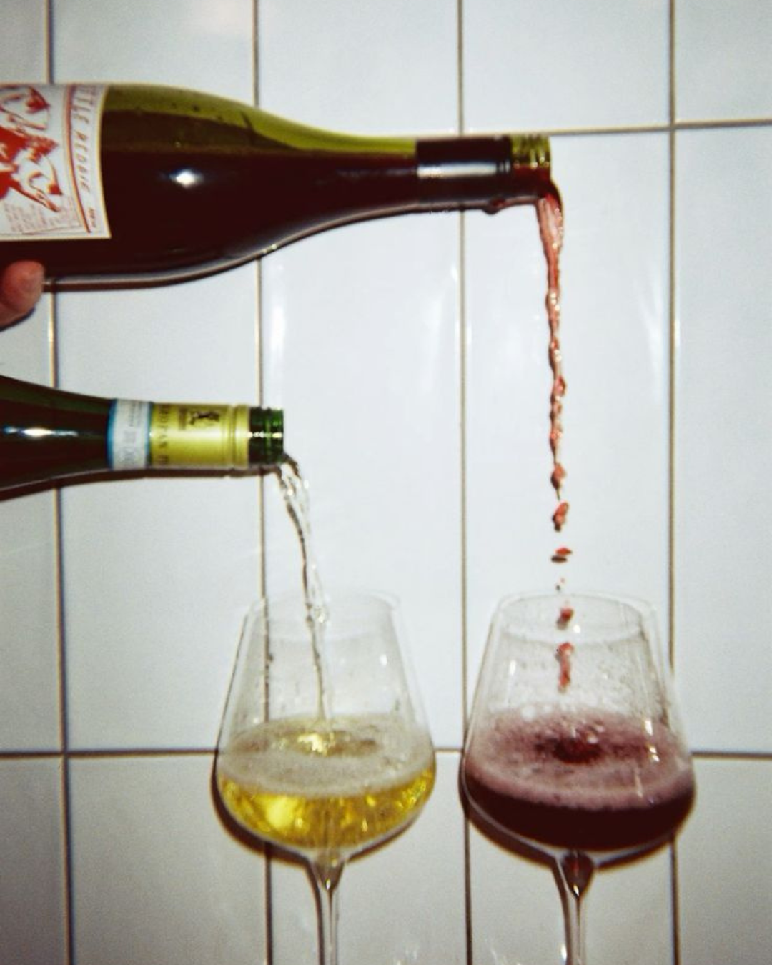 Le vin blanc peut-il vraiment accompagner une viande rouge ?