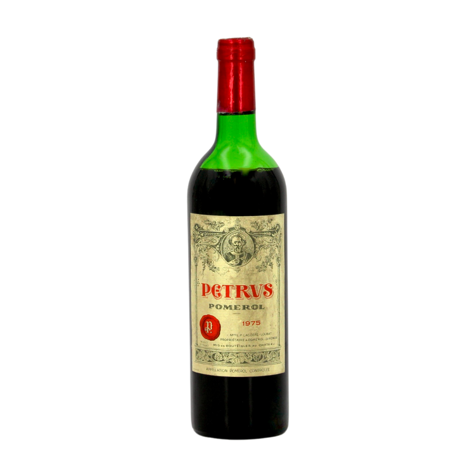 Pétrus 1975, un mythe de Pomerol, concentré de fruits noirs, truffe et cuir, avec une texture veloutée et une longueur en bouche infinie