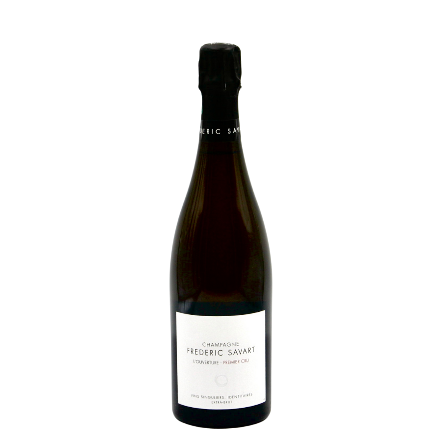 bouteille de Champagne "L'Ouverture" de la Maison Savart, une cuvée remarquable qui reflète le savoir-faire artisanal et l'expression pure du terroir champenois.​