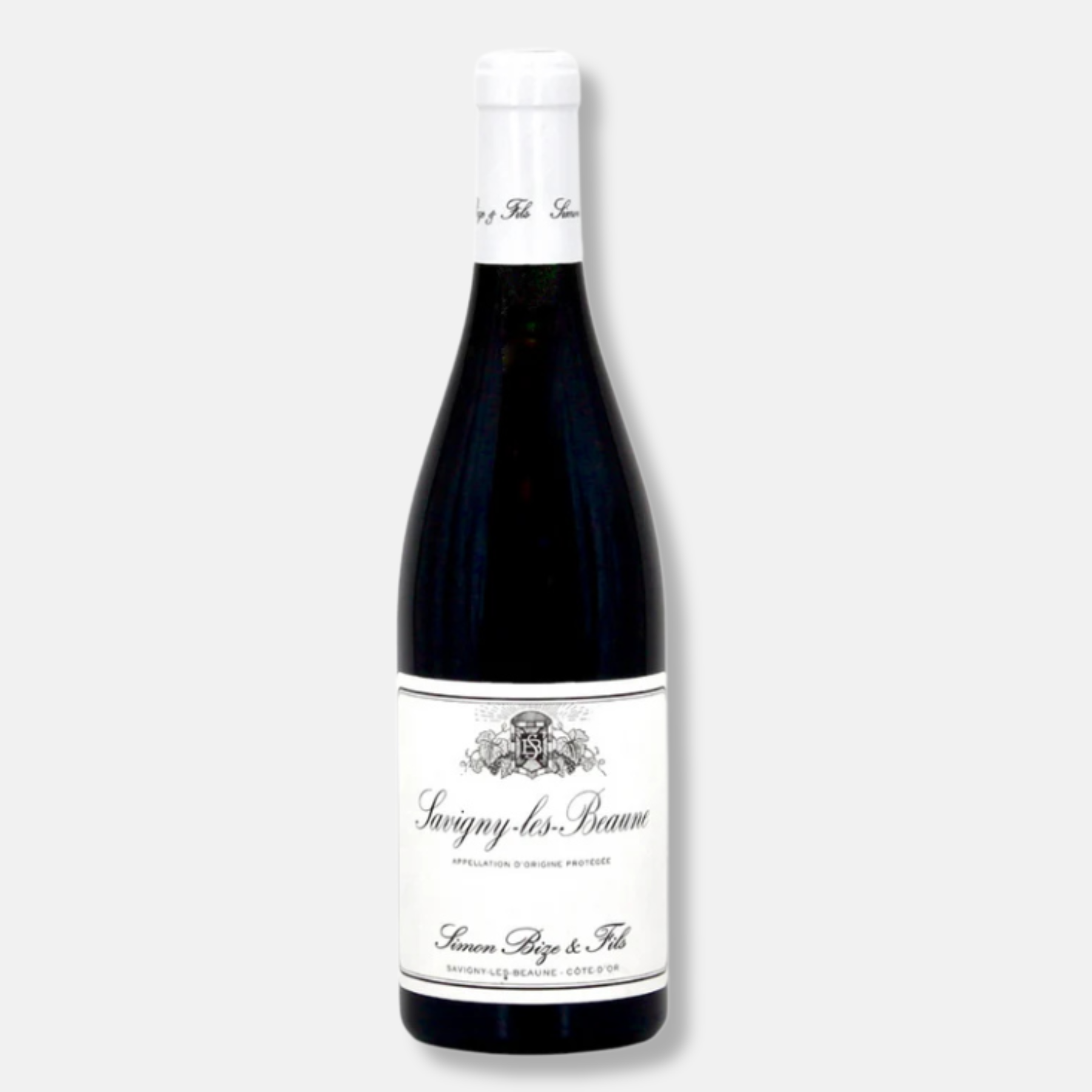 Bouteille de Savigny-lès-Beaune du Domaine Simon Bize, un Pinot Noir de Bourgogne aux arômes de fruits rouges et d'épices.