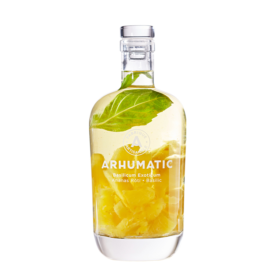 Bouteille de rhum arrangé Arhumatic Basilicum Exoticum avec ananas rôti et basilic