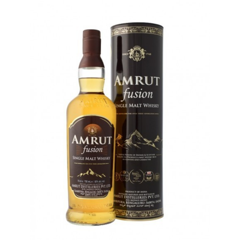 Amrut Fusion Single Malt Whisky 70cl - Whisky indien puissant et complexe, mêlant malts écossais et indiens, aux notes de fruits secs, épices et chocolat noir